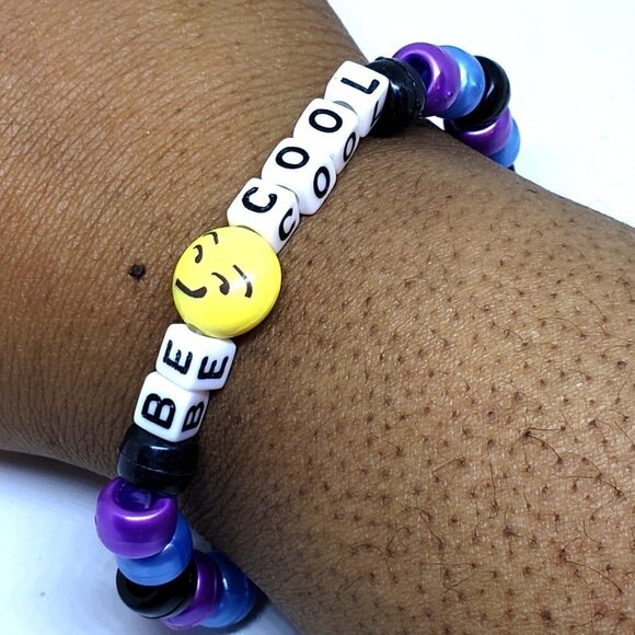 "be Cool" Emoji Kandi Word bracelet - Picture 3 of 3